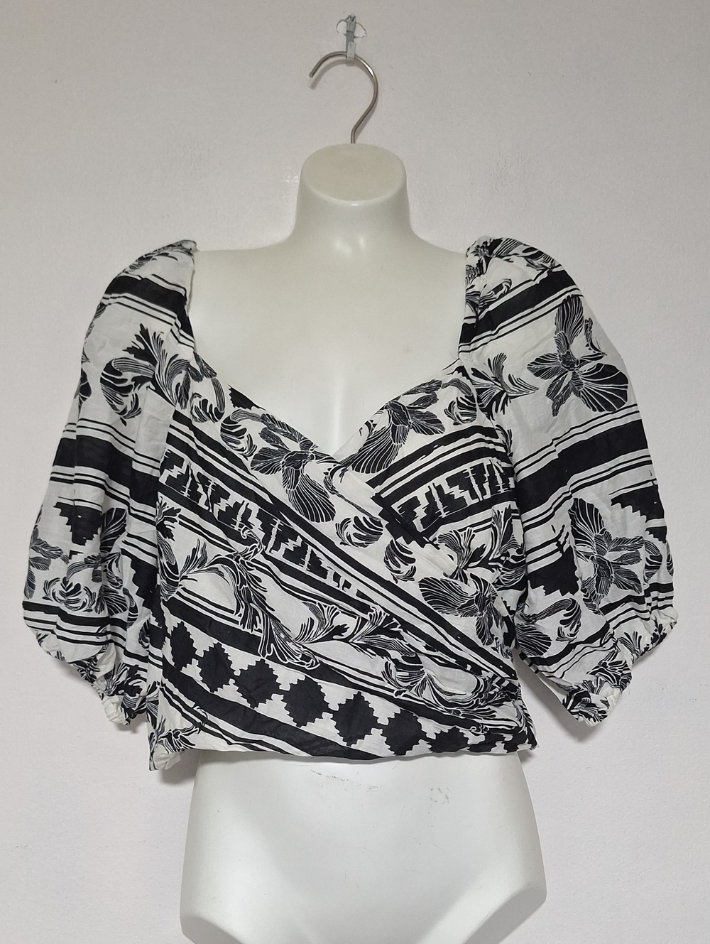 Express Black and White Patterned Wrap Crop Cotton Blouse